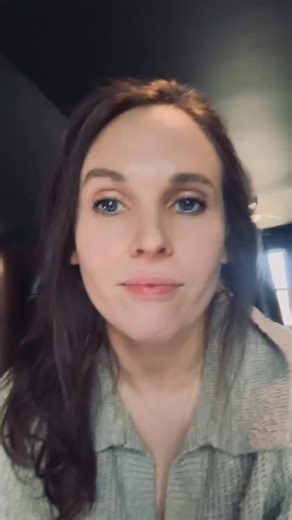 🔬 Food Sensitivity Testing: The Controversy Explained Food sensitivity testing is one of the most debated topics in functional medicine, and here’s why: Traditional IgG food sensitivity tests measure antibodies to foods, but here’s the problem—IgG antibodies can show up in HEALTHY people too. They might just reflect normal exposure to foods, not actual sensitivity. This is why major medical organizations have labeled IgG-only testing as “unproven.” You’re essentially getting flagged for foods y