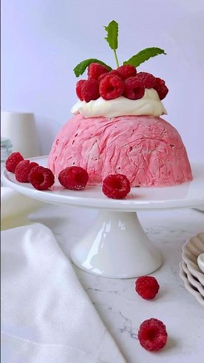 4 Ingredient, 15 Minute Dessert | Ice Cream Bombe #christmasdessert