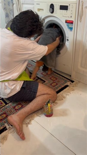 He put his kid in the washing machine 😂😂(just a joke) بچشو انداخت تو ماشین😂😂fun#funny