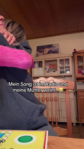 EsmeRae (@esmeeraee)’s videos with Originalton - EsmeRae