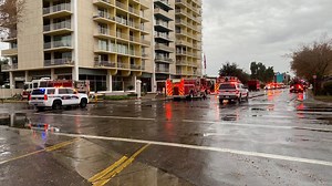 Firefighters extinguish fire inside midtown Phoenix high-rise