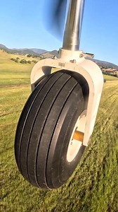 Up Close with the Nose Wheel – What Happens During an Off-Field Landing! Ever wondered what the nose wheel and oleo strut actually do during a landing—especially on an off-field or grass strip? Here's an up-close look at the Kodiak 100’s nose gear as it handles the forces of a rough field touchdown. Watch how the shock absorber (oleo strut) compresses and reacts to the landing surface in real time! 📍 Aircraft: Kodiak 100 🛬 Landing: Grass strip / off-field 🎥 Shot: Nose wheel POV (incredible de