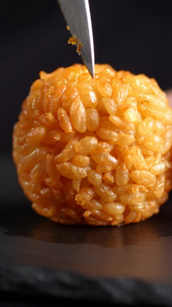 BEST SOUND EVER? 🔊✨ You won’t believe the crunch on this one... 😱 The texture is absolutely insane! 🧠💨 Stay for the macro reveal at the end. 🔪 💬 What should I slice next? 🍞💎🧀 Let me know! 👇 ✅ Follow for daily satisfying triggers. #ASMR #Satisfying #OddlySatisfying #VisualTriggers #Macro