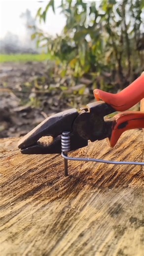 An old trick for fixing a clothesline #diy #knots #hacks #tips #shorts #youtubeshorts