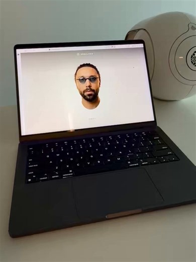 imo everyone should start vibe coding. start small, even if it’s just rebuilding your landing pageyou’ll naturally learn how to use tools like Claude, Kling AI, nano banana, and Vercel along the waythat hands on process alone puts you ahead and builds actual skills companies are already looking for 👁️⃤