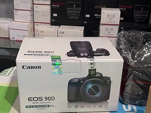 90d和r7哪个更值得买