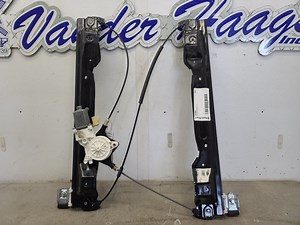 CM093340A | Kenworth T680 Front Door Window Regulator for Sale