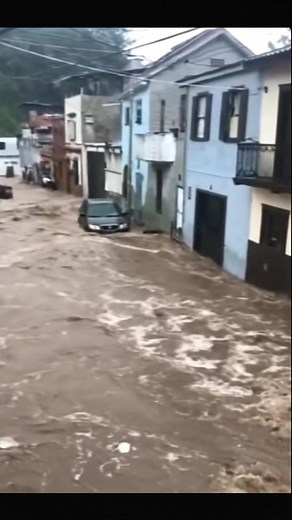 Severe flooding in Caracas, Venezuela yesterday | World News Update