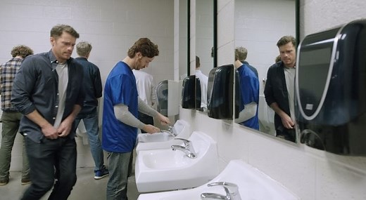 Can I Pee In The Sink? Plumber Explain - The Home Hacks DIY