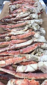 6/9 size Colossal Alaskan King Crab Legs 👑🦀🦵 #seafood #seafoodboil #facts #info #didyouknow | Cameron's Seafood Online