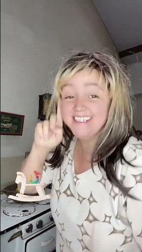 SUA MÃE PREFERE ARRUMAR O SAPATO DO QUE COMPRAR OUTRO? #viral #foryou #shorts #viralvideo #video #fy
