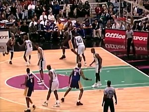 7K views · 146 reactions | Il y a 28 ans, Shaq vs David Robinson  | Basket Infos | Facebook