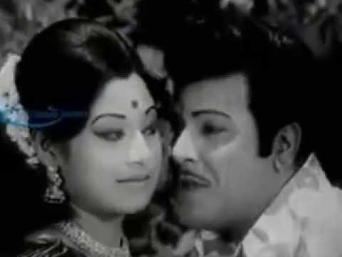 Naal Nalla Naal Un Idhazhil Vazhiyum iniya then sindhum naal