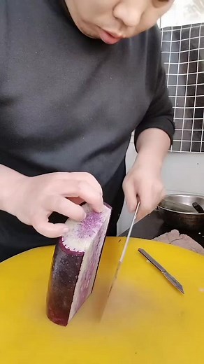 21K views · 58 reactions | Watch these creative vegetable cutting styles - butterfly cuts, mesh cuts, mini cube cuts and many more! Super satisfying and relaxing ASMR sounds with fast cutting skills. If you love cooking, food prep and artistic cutting ideas, this video is for you. Follow for daily creative cutting videos!" #USA #USAViral #TrendingUSA #ViralVideo | TastyTantra | Facebook