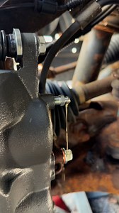 13K views · 73 reactions | Brake caliper installation tip brake bleeding 101﫡 #BrakeBleed #CaliperInstall #BrakeJob #CarRepairTips #MechanicLife #DIYMechanic #AutoRepair #GarageHustle #CarTips #CarTok #ShopLife #MechanicHacks | My Mobile Mechanic / Auto Repair & Brake Replacement. | Facebook