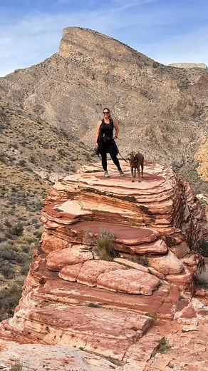 Hiking Turtlehead Mountain 😍 with @antoniajonesactress it was so beautiful. The clouds were perfect casting shadows at all the right moments. One of my faves. | Melissa Archer