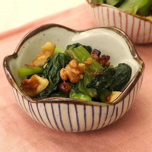 ヘルシー！香ばしい♪ 小松菜のくるみあえのレシピ動画・作り方 | デリッシュキッチン