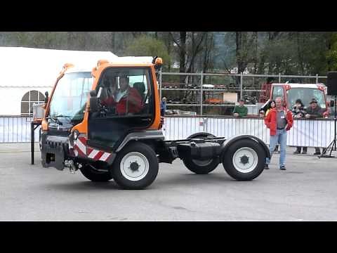 Lindner Unitrac 102 mit 3-Seitenkipper und Hauer Schneepflug