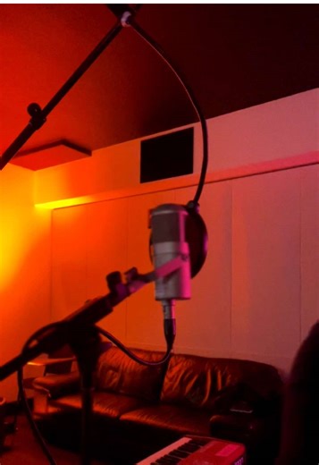 Empowering Female Audio Engineers in Music Industry