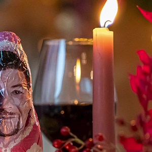 💥 NEW BÄM! BOX ON THE BLOCK 💥 Die DIE BÄM BOX X-MAS ROASTBEEF 99er! Ab sofort mit allen Infos auf baembox.com 🔗 in Bio #bämbox #christmas #vorweihnachtszeit #ente #yeahnte #roastbeef #filet . . . Die BÄM! XMAS ROASTBEEF 99er Box hat so einiges in sich. Das berüchtigt-gute Roastbeef von der deutschen Weidefärse von Pistol Prime BBQ ist natürlich auch in dieser Box. Unsere hausgemachte Kräuterkruste auf dem Roastbeef sorgt noch für ein zusätzlichen BÄM! Beste XO-Rinder Jus und das leckerste Kar