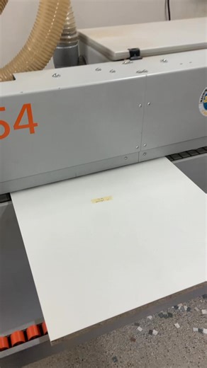 2.8K views · 32 reactions | Artisanat et technologie moderne se marient parfaitement pour des réalisations de qualité  Exemple de plaquage d’un chant et d’usinage d’un panneau à l’aide de la commande numérique 﫶 | Leofen+ | Facebook