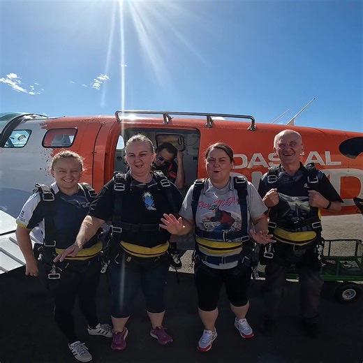 🪂 Jump with Coastal Skydive for a 5 ⭐ experience that you will never forget 🪂 ☑ Adelaide's only Beach Landing ☑ We Guarantee the Best Experience! Over 30,000 satisfied jumpers in SA! ☑ Chip in with friends or family. Split payments no problem! ☑ Gift vouchers are available Book Now | Coastal Skydive - Adelaide, Semaphore, Aldinga