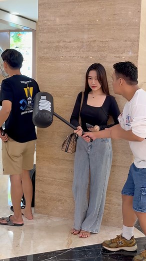 1.8M views · 10K reactions | Funny hammer prank  | Da Jack Manullang | Facebook