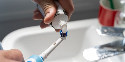 Are Electric Toothbrushes Really Better? This Is What Dentists Say.