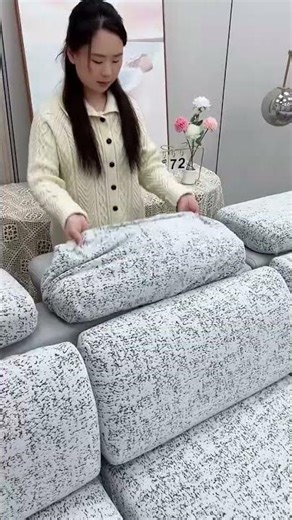 Want your sofa to look neat and beautiful? Try this sofa cover! Its shower cap design makes it easy