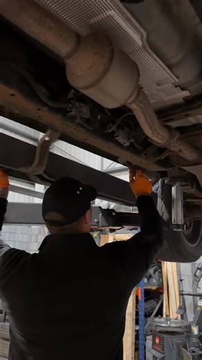 Taking the body off of a Ford Ranger 🦾 #ford #fordperfomance #fordtrucks #fordracing #fordrangerraptor #fordf150raptor #mechanic #foryou #fyp | The Car Edition Ltd