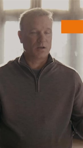 “𝐅𝐨𝐫 𝐨𝐭𝐡𝐞𝐫 𝐟𝐨𝐨𝐭𝐛𝐚𝐥𝐥𝐞𝐫𝐬, 𝐭𝐡𝐚𝐭’𝐬 𝐧𝐨𝐭 𝐧𝐨𝐫𝐦𝐚𝐥.” Dennis Bergkamp, Ruud Gullit, Ronald Koeman and Wim Jonk speak on how differently Johan understood the game from everyone else. Still missing the perfect Christmas gift? Tickets for CRUYFF on the 21st of March are available now. 🔗cruyffpremiere.com - “𝐕𝐨𝐨𝐫 𝐚𝐧𝐝𝐞𝐫𝐞 𝐯𝐨𝐞𝐭𝐛𝐚𝐥𝐥𝐞𝐫𝐬 𝐢𝐬 𝐝𝐚𝐭 𝐧𝐢𝐞𝐭 𝐧𝐨𝐫𝐦𝐚𝐚𝐥.” Dennis Bergkamp, Ruud Gullit, Ronald Koeman en Wim Jonk vertellen hoe anders Johan het