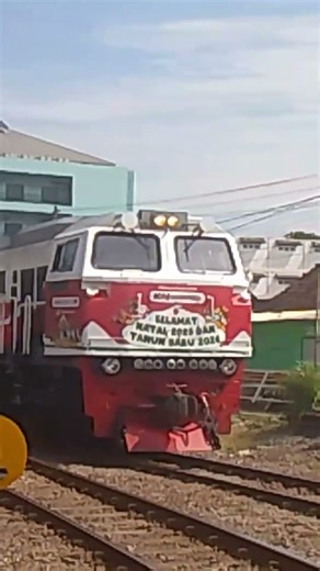 tebak KA yang aku hunting di video (contoh: KA MAJAPAHIT. itu contoh!!!)