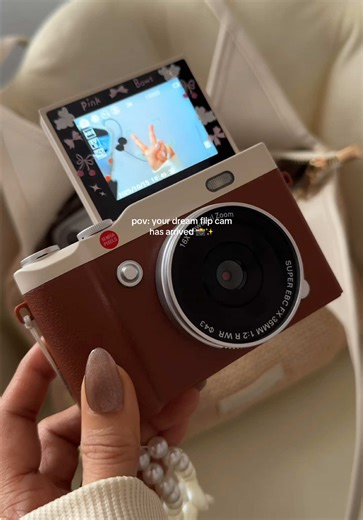 The Ultimate Flip Camera for Dreamy Shots