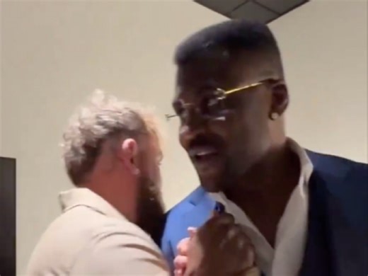 铁血战士”佛朗西斯-纳干诺与“杰克炮”杰克·保罗在MVP新闻发布会上碰面