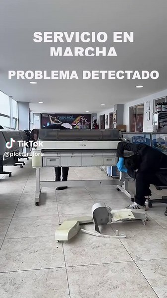 Desarmando un Plotter EPSON T7070 en Plotter Store