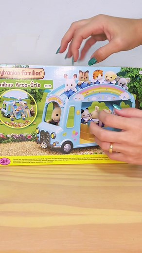 Unboxing Sylvanian Families Sunshine Nursery Bus!