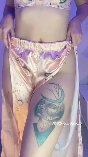 Simple dimple 😘 | Hot Tropic Babes