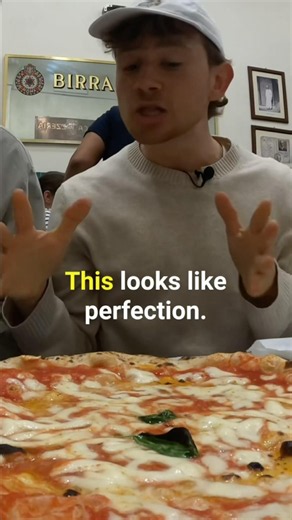 Trying the World's Most Famous Pizza ⭐️🍕