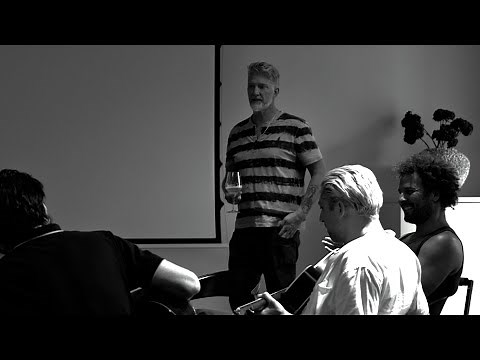 Queens of the Stone Age - Alive in Paris and Before (Behind the Scenes)