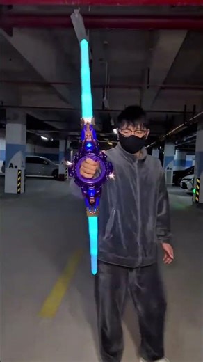 When this spark spinning double-edged sword is released, it’s really cool. The lightsaber is so #1