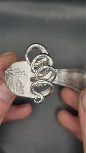 Watch how I craft a unique yet beautiful bracelet from an old fork ✨️