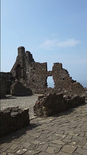 Exploring Dunluce Castle #antrim #northernireland #castle #ruins #shorts