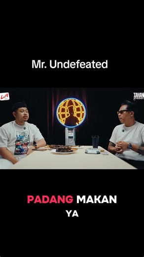 Messi Dribble Showcase: Best Places to Eat in Padang