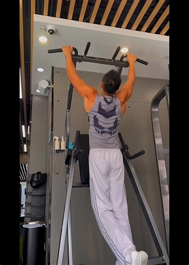 今晚BBQ party實猛咁食🙈而家做返多啲運動先💪✌️ | Pong Chan