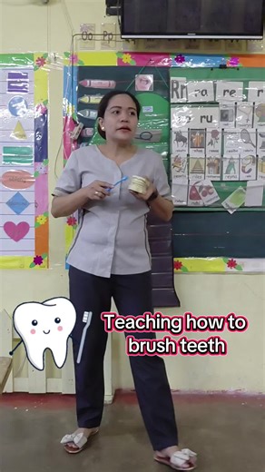 Teaching how to brush teeth#fyp #kindergarten