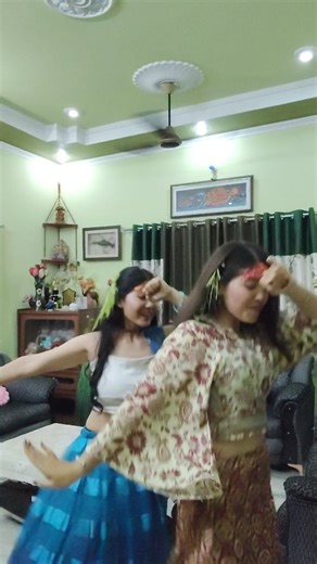 🌼suhani chhetri🌼 on Instagram: "Chepte chepte 😂💕 . . . . . . . . . . . . . . . . . . . . . . . . . . . . . . . . #instagramreels #instalike #instagood #instagram #dancereel #reelitfeelit #dasai #trending #trendingreel #viral #baini #reelinstagram #reelkarofeelkaro #fyp #explorepage #explore"