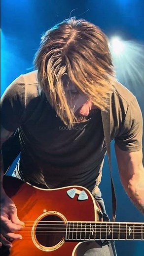 John Rzeznik Goo Goo Dolls, Iris #googoodolls #johnrzeznik #iris #concert #livemusic #upclose