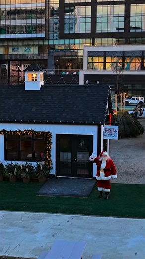 Santa has officially left The Row for the season! Merry Christmas from all of us here at Assembly Row to you & your families! We hope your day is filled with lots of love and a whole lot of holiday magic! 🎄❤️ 🎥: @reeds_ferry #christmas #assemblyrow #somervillema | Assembly Row