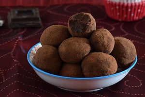 Cómo hacer trufas de chocolate caseras, la receta más tentadora y fácil para agasajar en Navidad