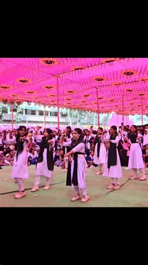 "Squad goals: Dance until the stars come down ⭐"